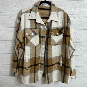 BouTiKome Women’s Tan Flannel Plaid Shirt Jacket. Size XL